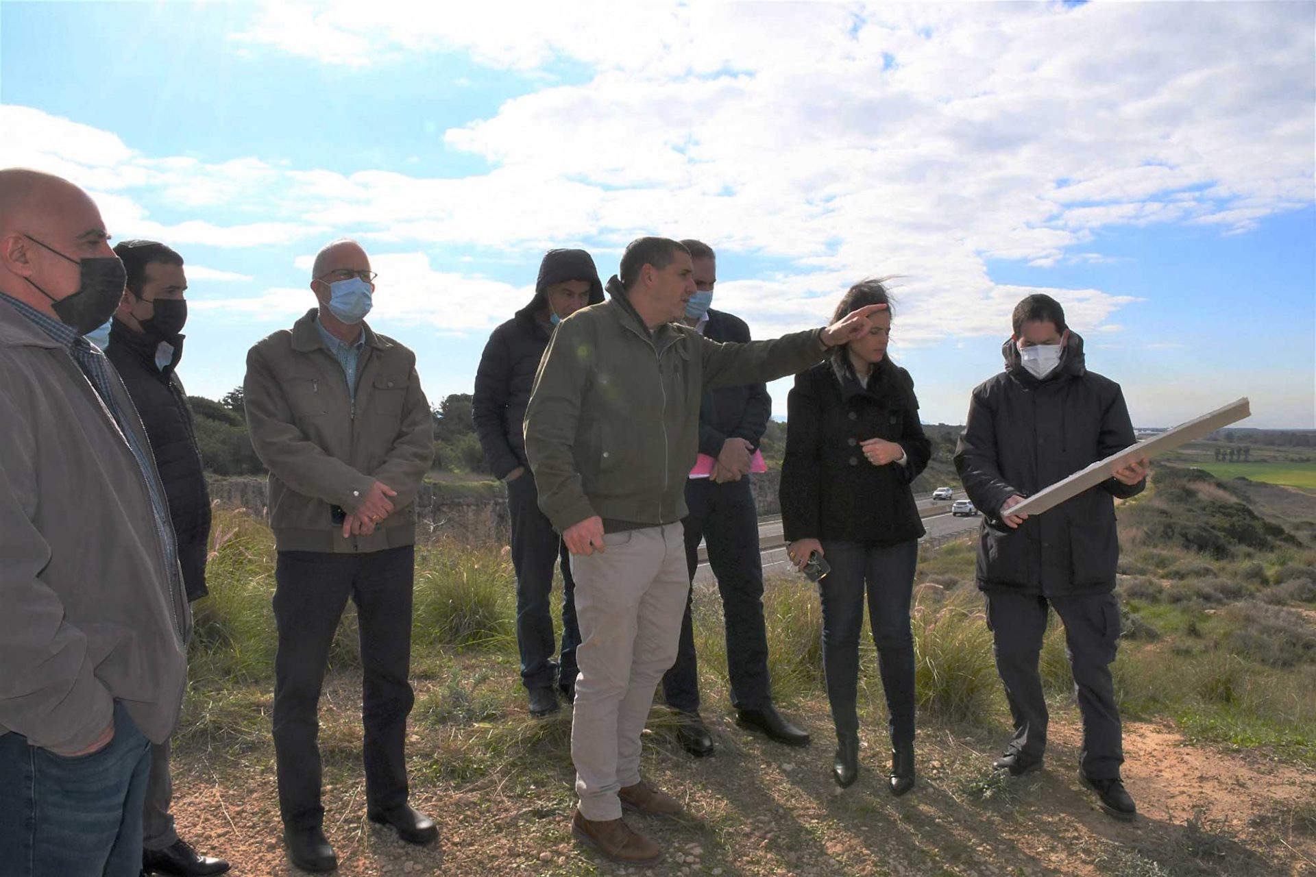 ראש המועצה אסיף איזק וצוות המועצה בסיור עם שרת הפנים איילת שקד. צילום: דוברות המועצה
