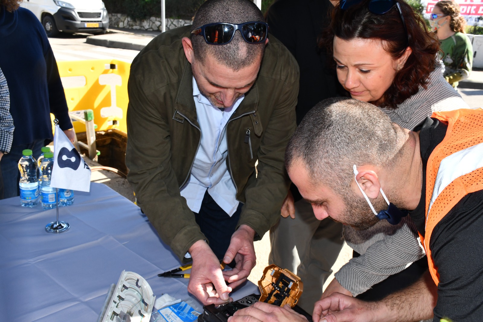 חיבור הסיב האופטי בכרם מהר"ל.