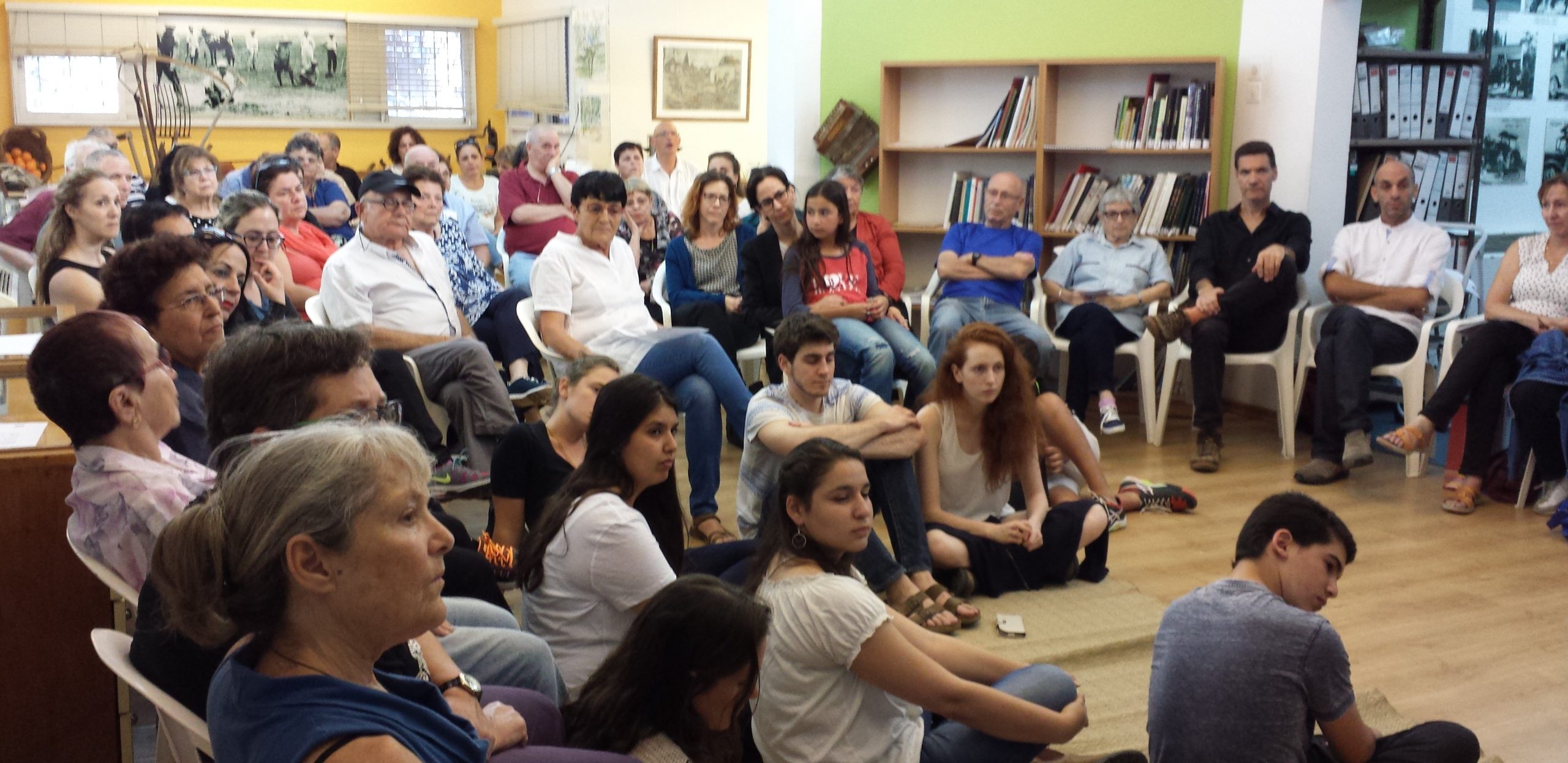 זכרון בסלון בית הראשונים